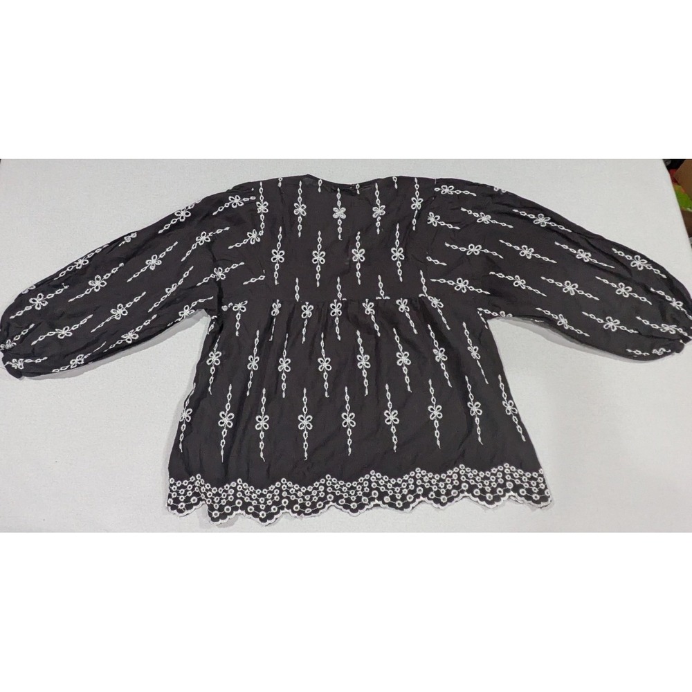 Kings Road Blouse Womens Medium Black Excellent Embroidered Eyelet Peasant Top - Picture 5 of 5